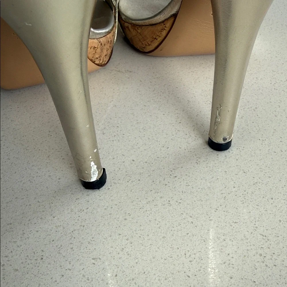 Gucci Metallic Silver Heels - Picture 3 of 5
